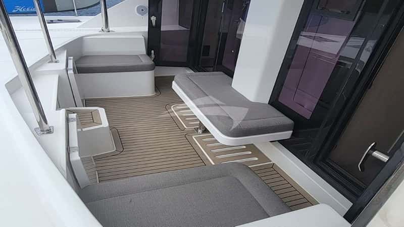 SHIPS & GIGGLES 18m sailing yacht charter, photo 4