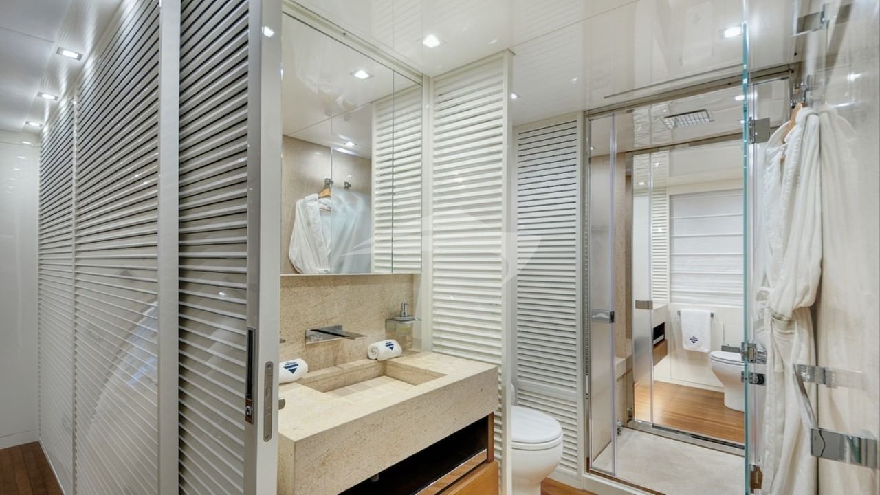 En suite bathroom