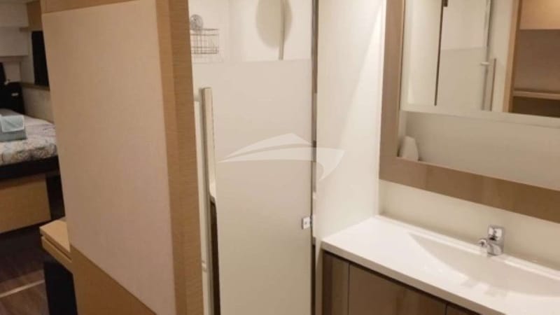 Master suite bathroom