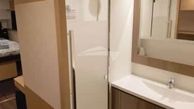 Master suite bathroom
