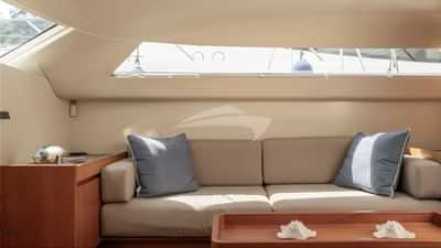 bgyb_charter_sailing_yacht_swan76_loevie_newinterior10
