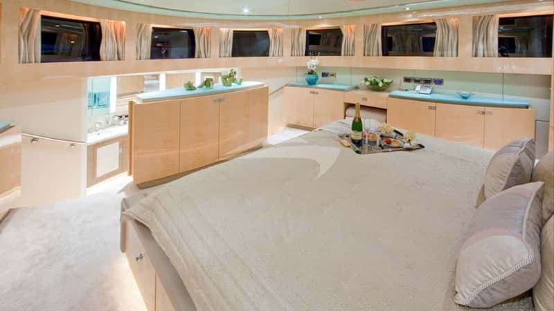 INCEPTION 31m motor yacht charter, photo 9