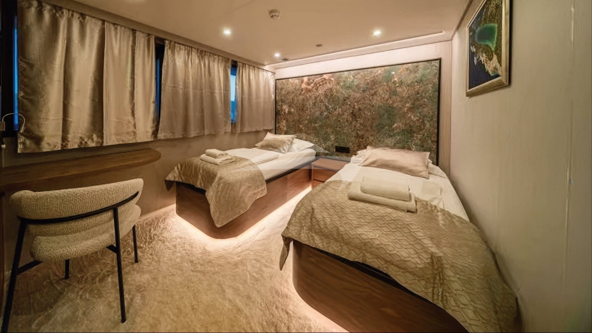 Twin Cabin