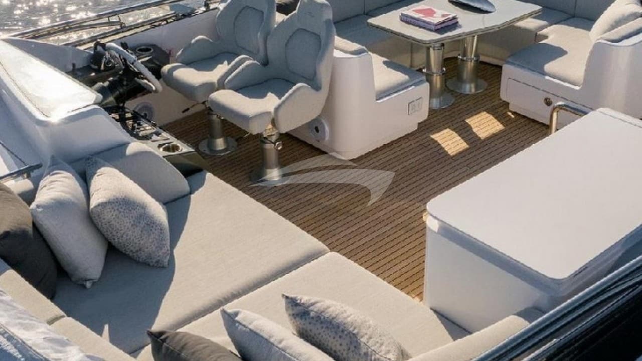 NEVER GIVE UP, photo from the yacht portfolio 7