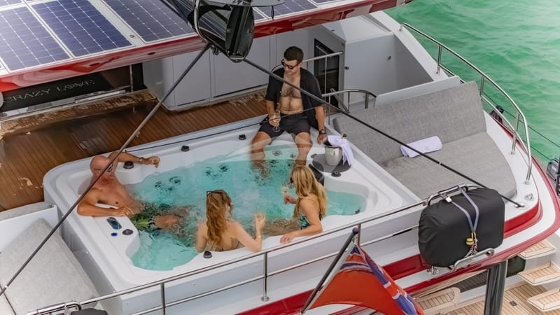 Flybridge Jacuzzi