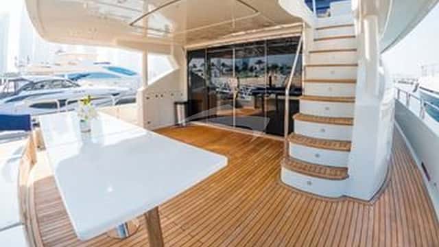 KONA yacht charter photo 3