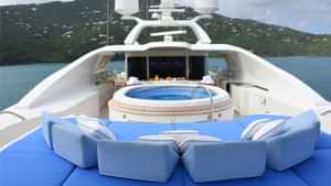 Deck Jacuzzi