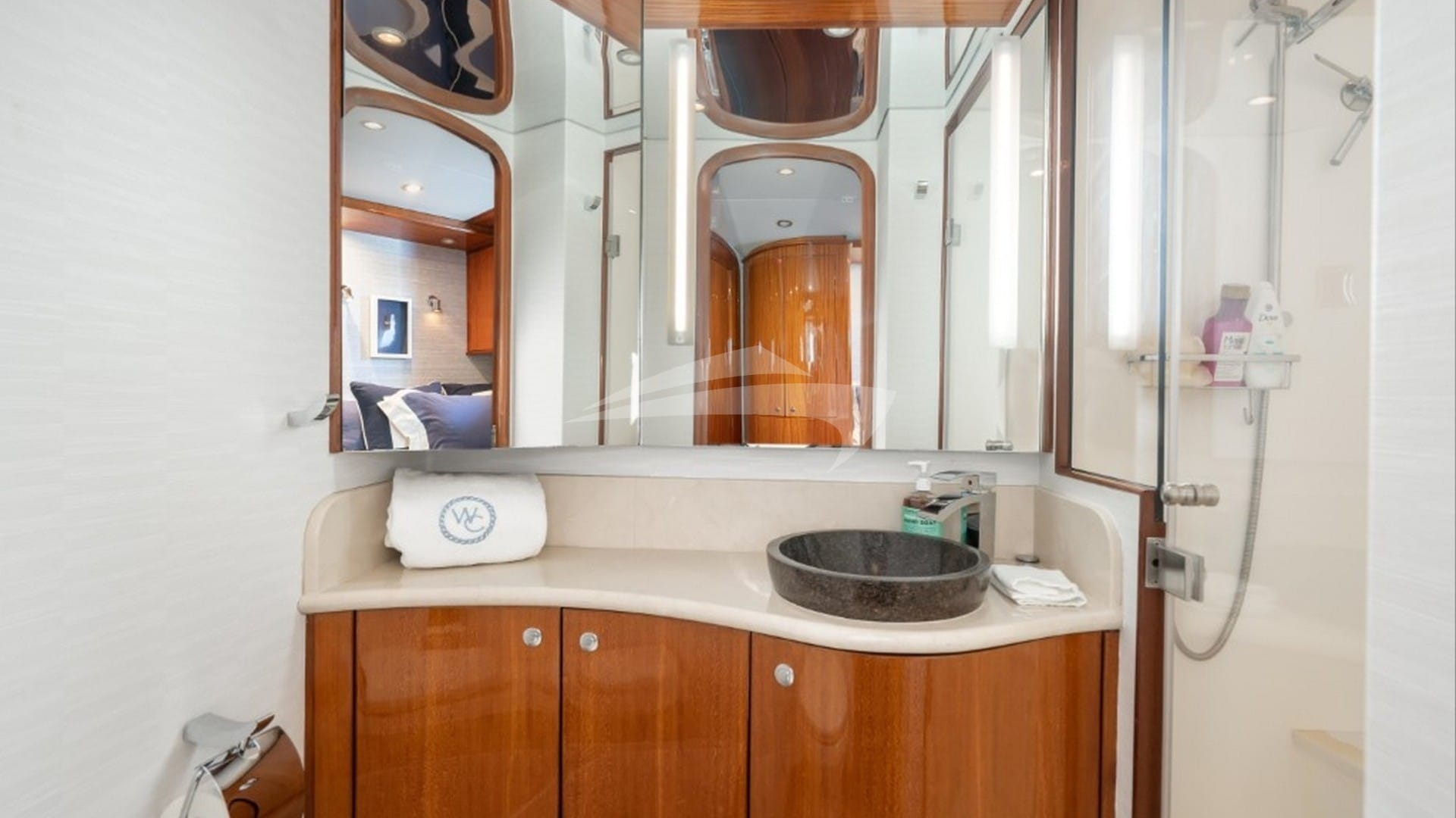 Guest Bathroom 4