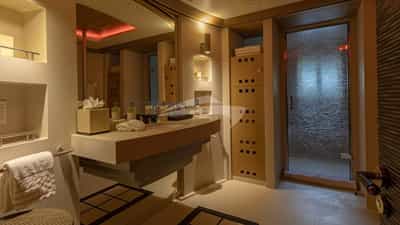 Twin Cabin Bathroom