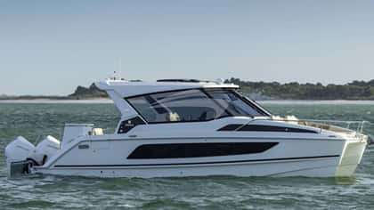 DENIA 11m motor yacht charter, photo 9