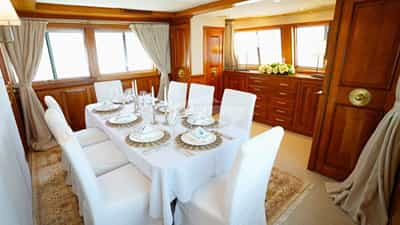 Dining Room Convertible to 5th Cabin