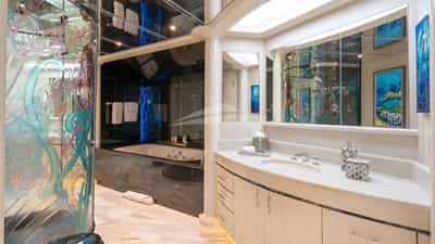 Owner's Bath