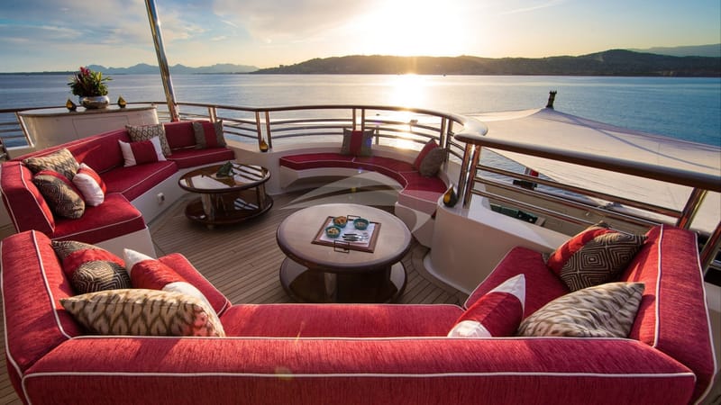 Upper Deck Dining