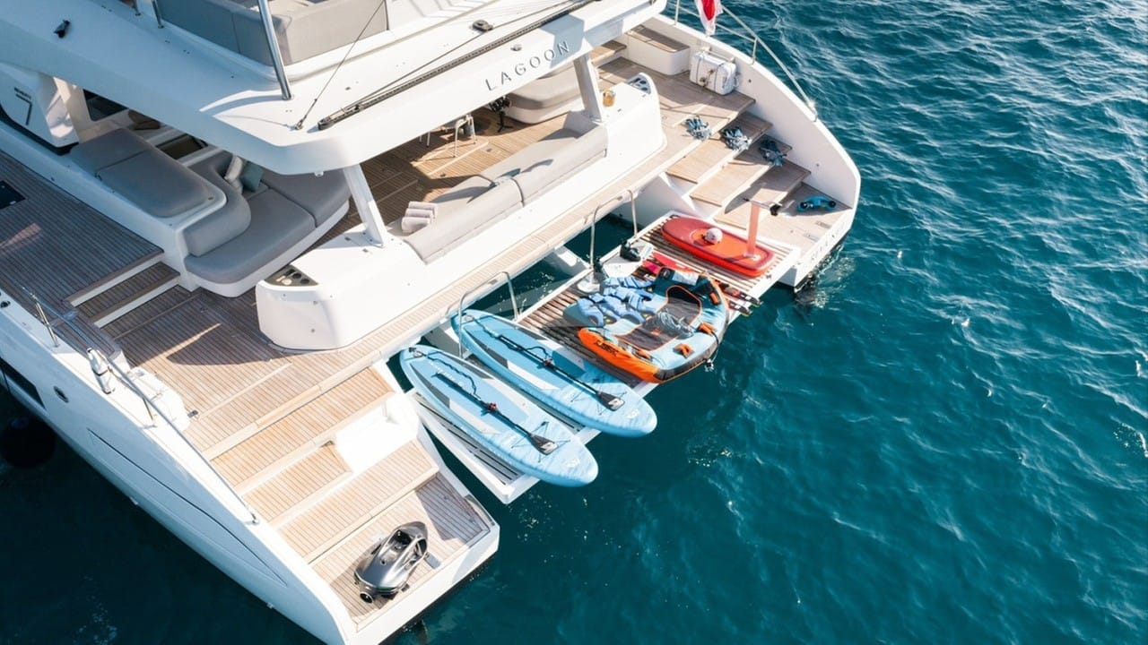 REVA NUI - Water toys platform