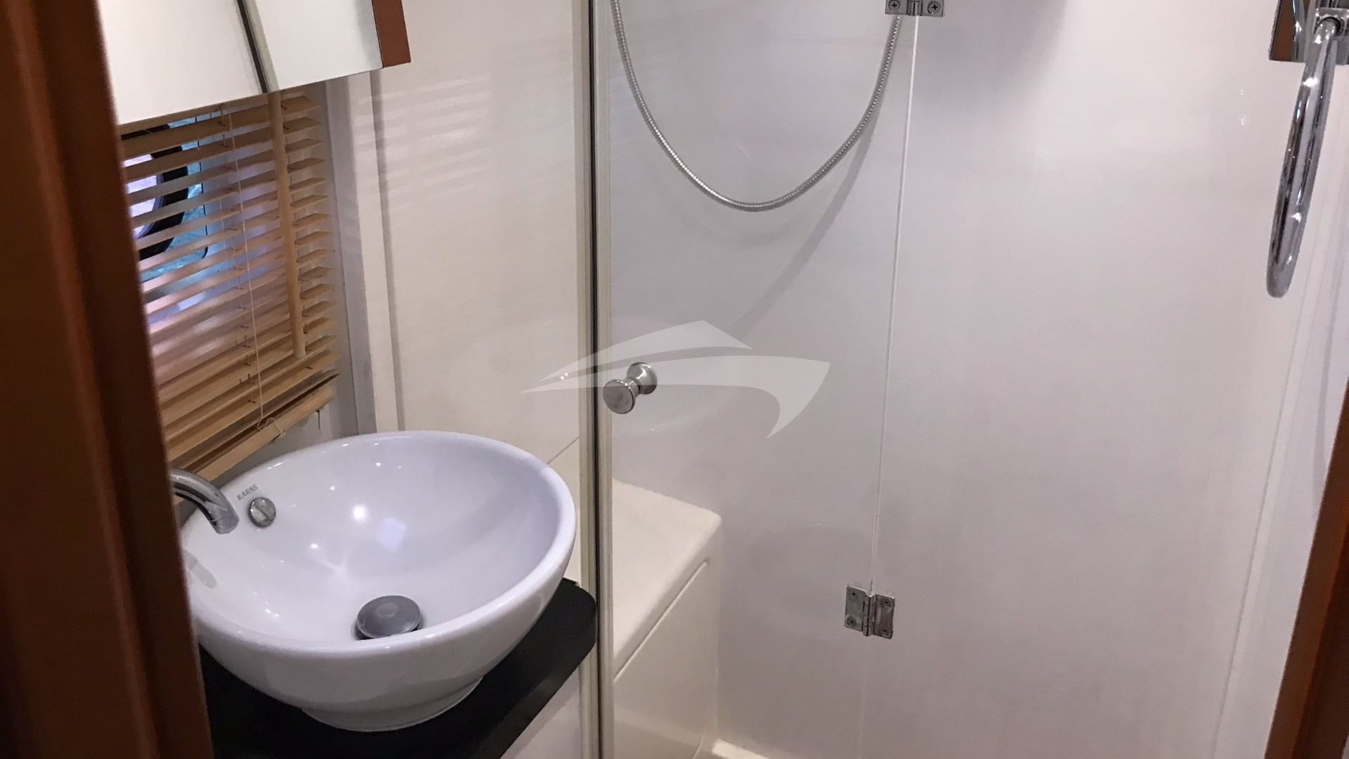 Guest head and shower