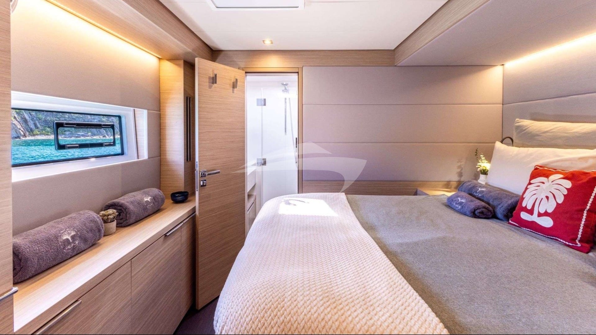 Aft guest queen suite