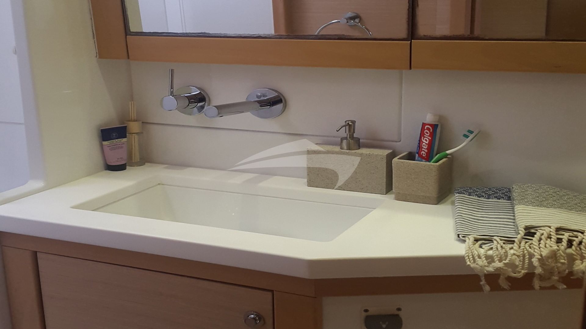 Port Head with separate shower