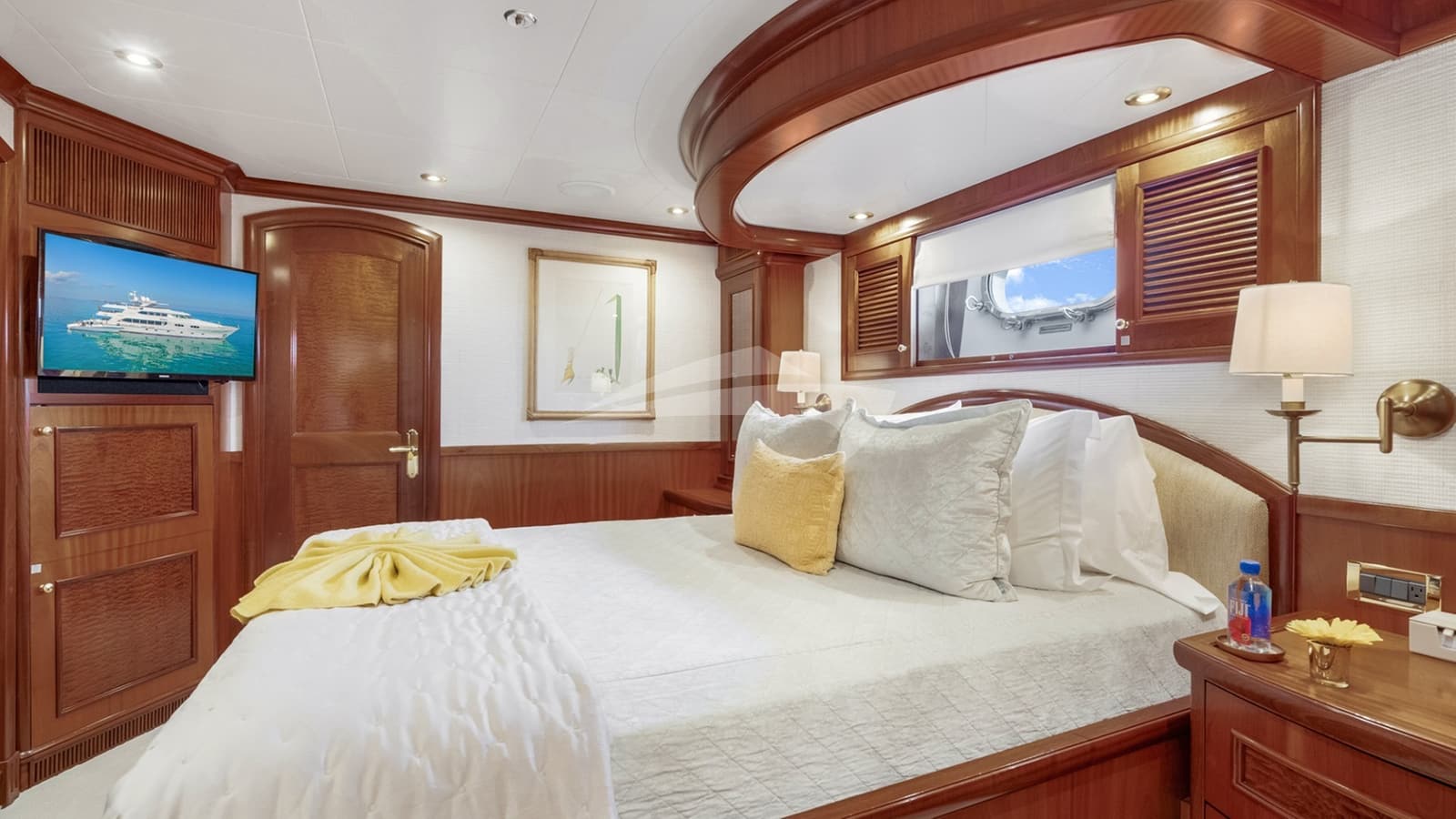 MISS STEPHANIE, photo from the yacht portfolio 16