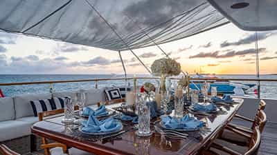 Aft bridge deck
