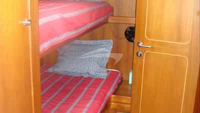 Guest cabin