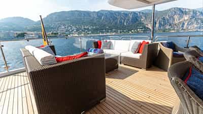 Bridge deck aft