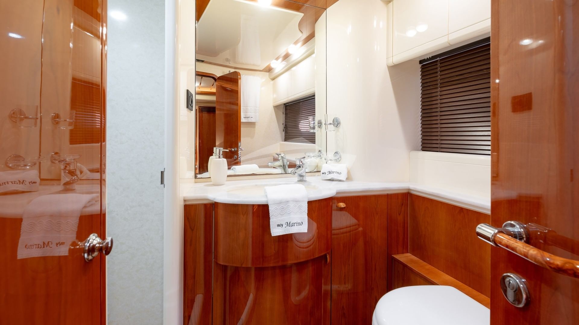 Master ensuite toilet