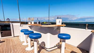 Top deck