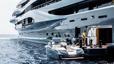 Side Dock - Wakeboard Boat
