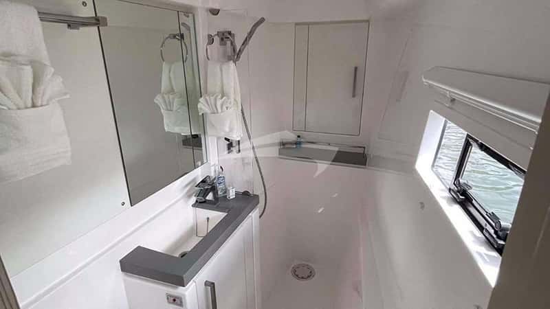 SHIPS & GIGGLES 18m sailing yacht charter, photo 8
