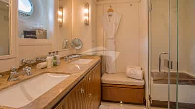 Master Ensuite