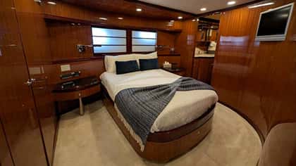 A GREAT ESCAPE 31m motor yacht charter, photo 13