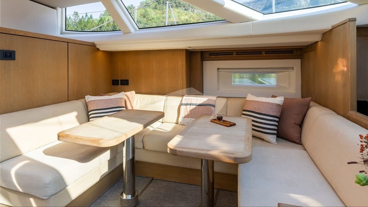 CHAMPAGNE HIPPY, photo from the yacht portfolio 8