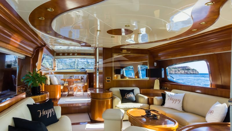 Motor Yacht Amoraki main saloon