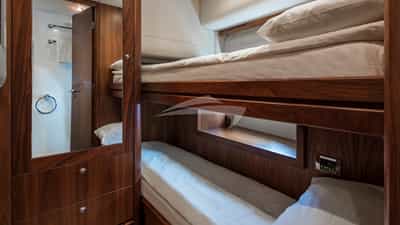 Guest cabin