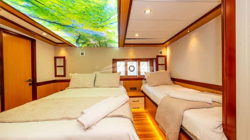 LILA 26m motor yacht charter, photo 7
