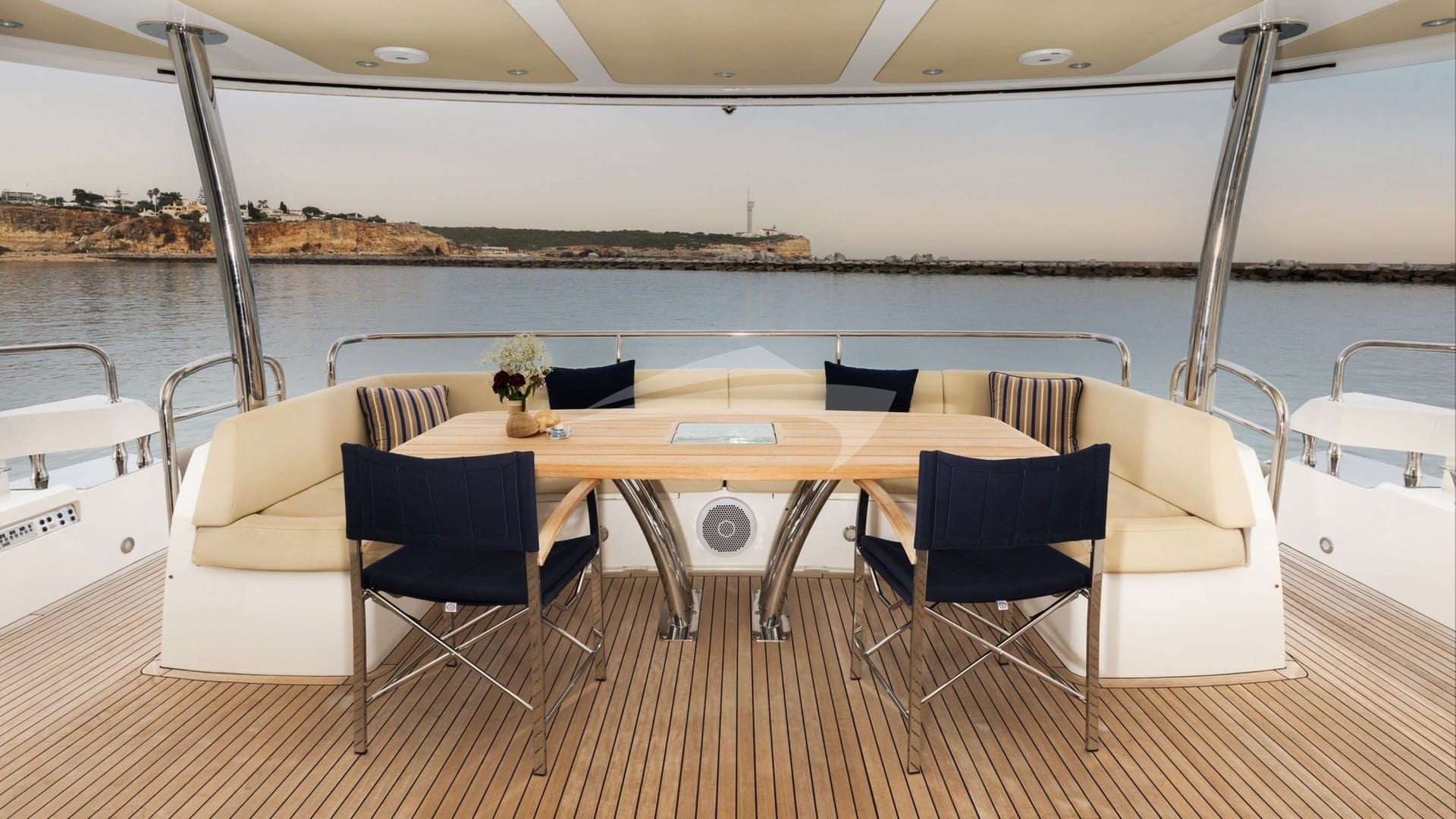 Aft Deck Seating