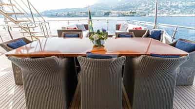 Bridge deck aft