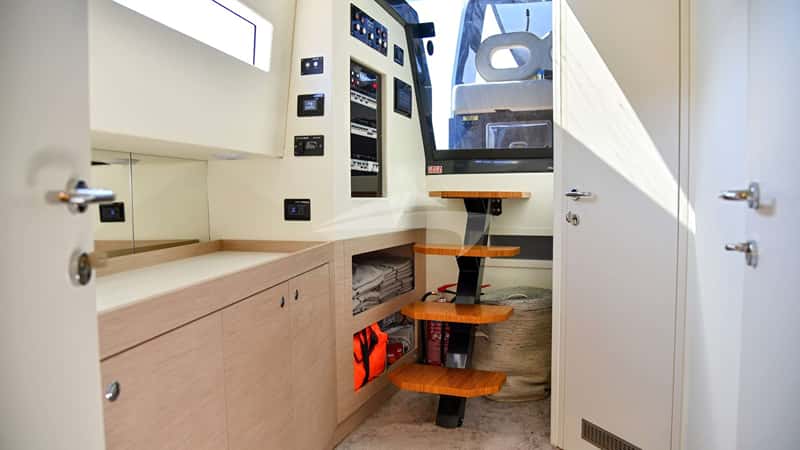 BIG BALLOON 15m motor yacht charter, photo 2