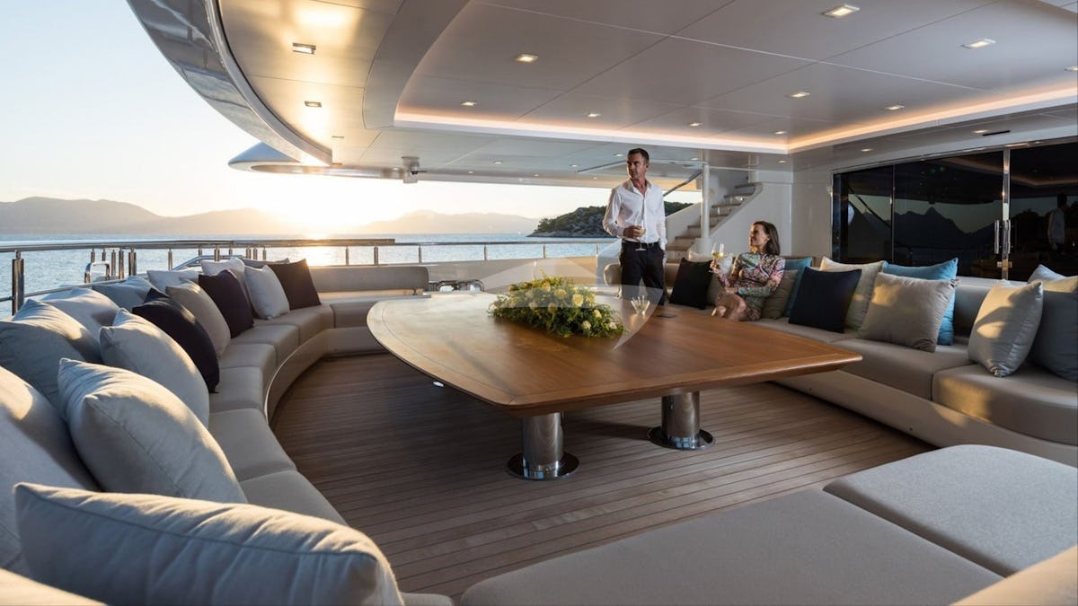 Aft deck space Aft deck space