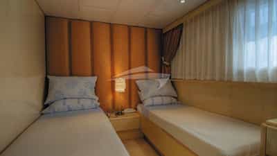 Guest cabin