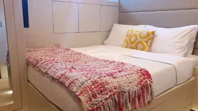 Queen Cabin