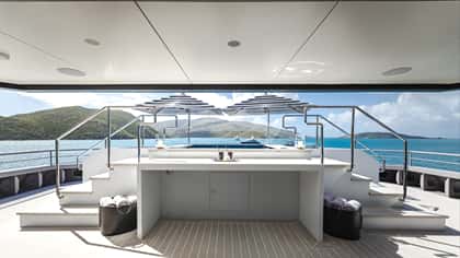 Q 73m motor yacht charter, photo 8