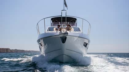 LUMA 21m motor yacht charter, photo 9