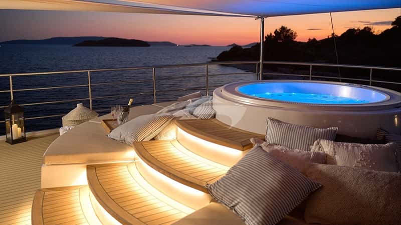 BELLEZZA 52m motor yacht charter, photo 9