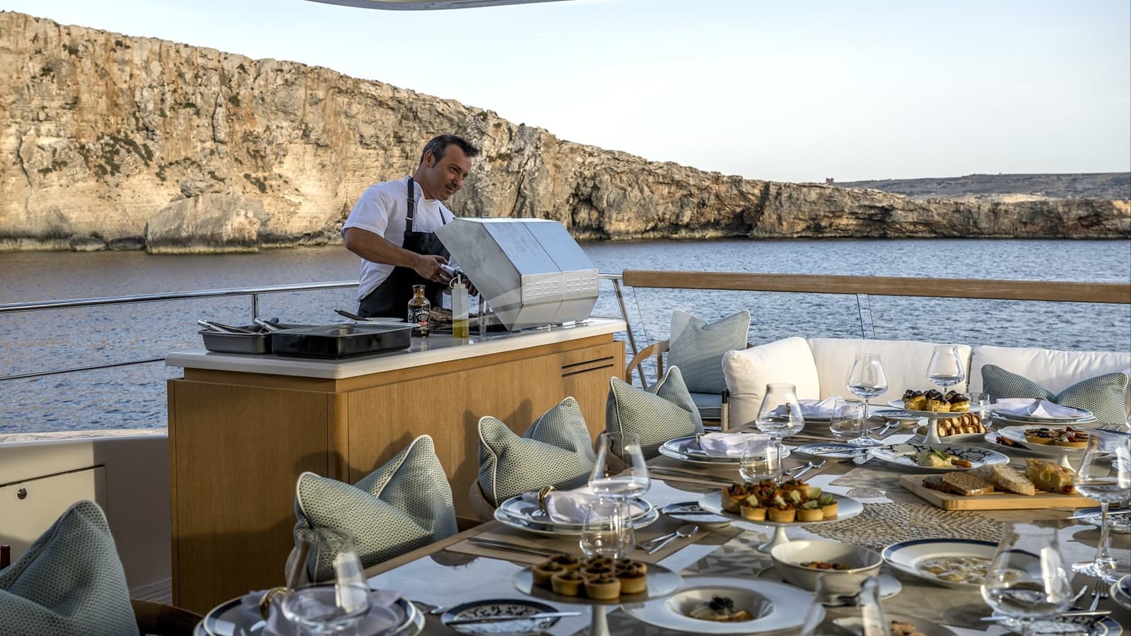 UNIQUE S, Aufnahme aus dem Yachtportfolio 18