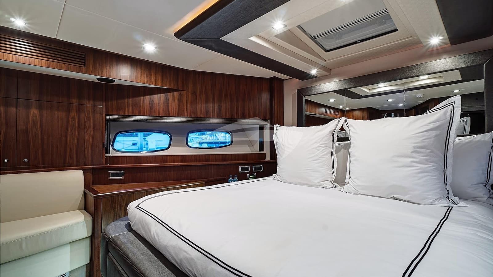 SPLASHED OUT, photo from the yacht portfolio 16