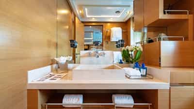 Twin Bathroom