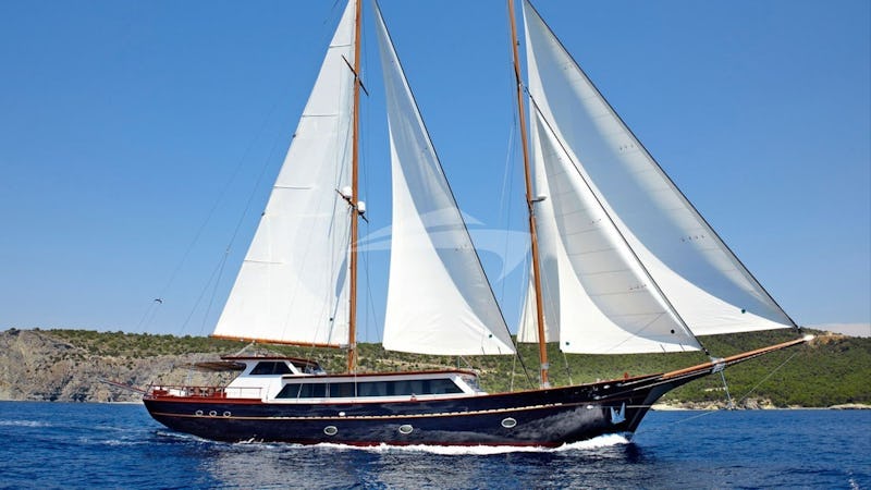 Yacht Charter IRAKLIS L