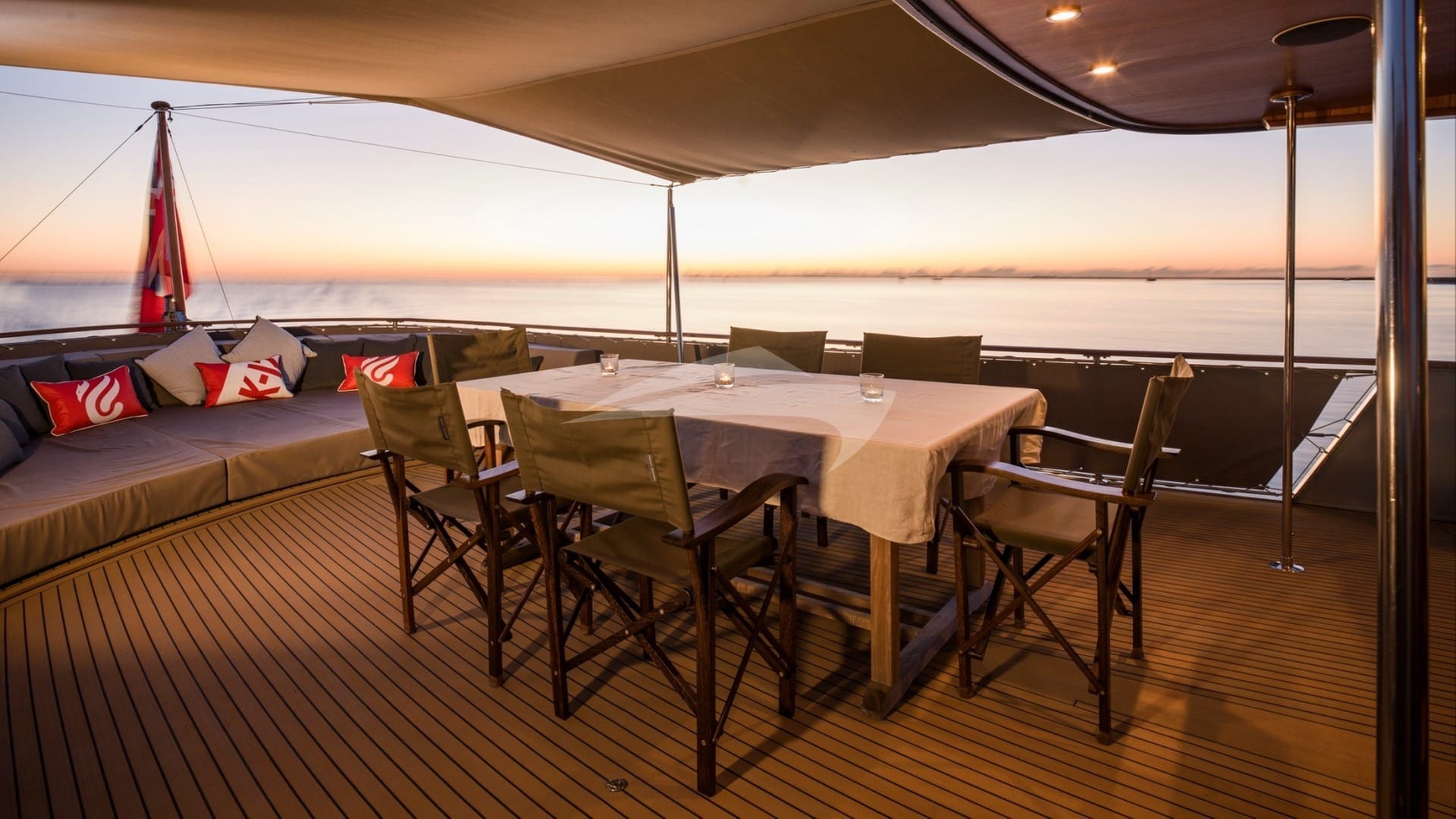 Deck Dining