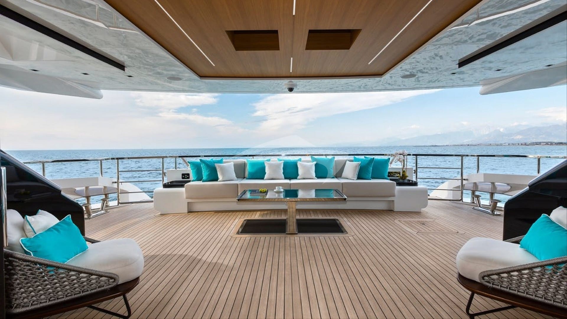 Aft deck and seating